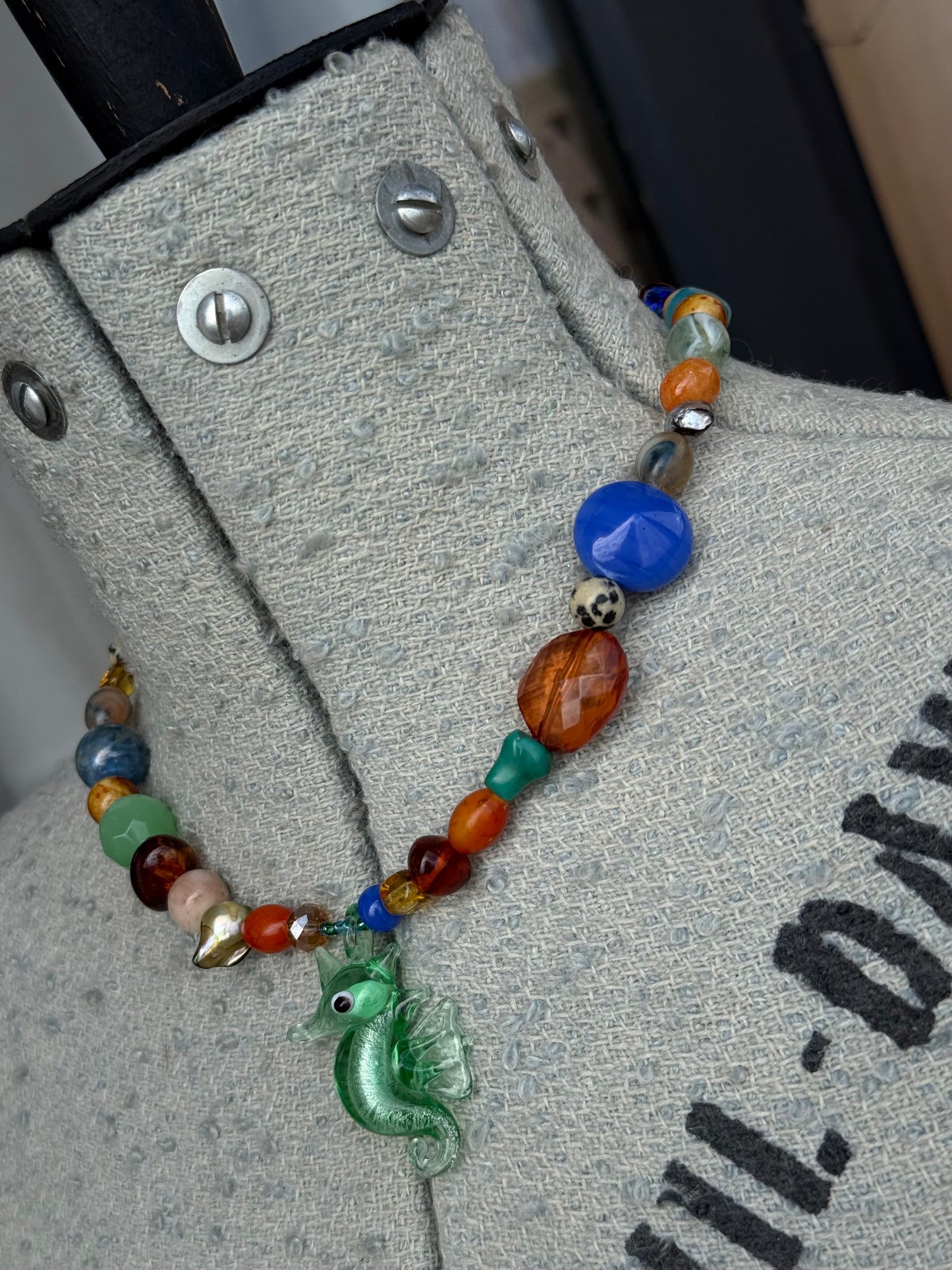 🪸 The Earthy Mama - Seahorse Necklace